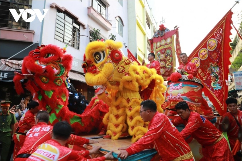 nearly 1,200 performers take part in nguyen tieu festival parade in hcm city picture 16