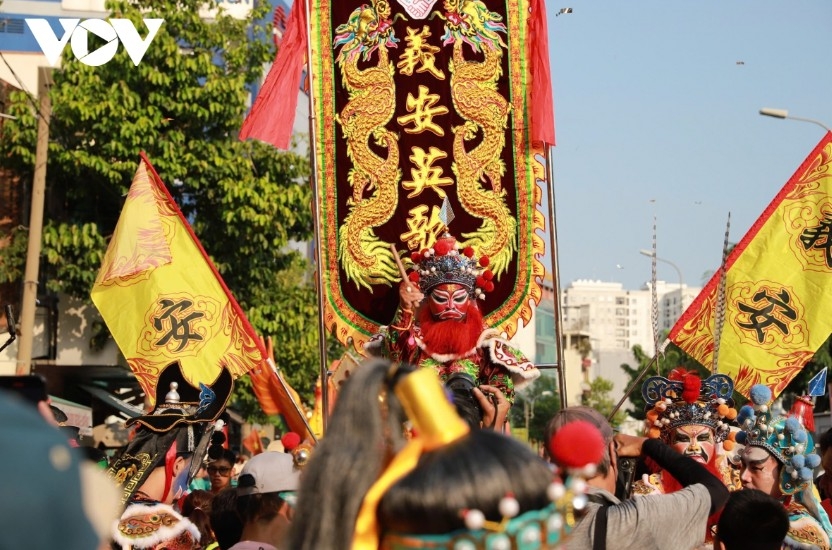 nearly 1,200 performers take part in nguyen tieu festival parade in hcm city picture 8