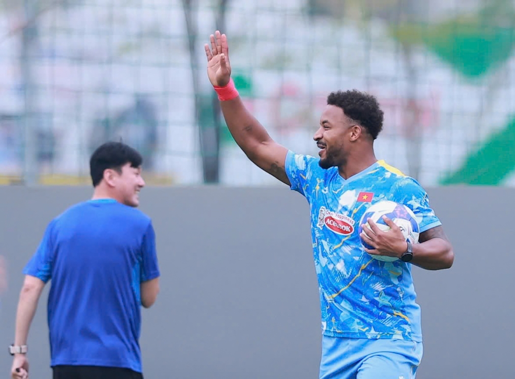 xuan son khang dinh dat 100 the trang, quyet xe luoi malaysia o thien truong hinh anh 1