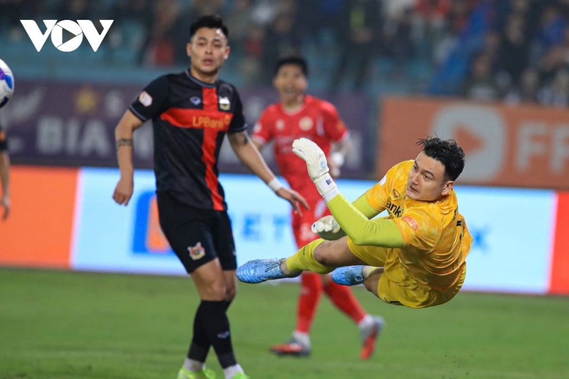 ninh binh cahn san khau cua dan sao Dt viet nam hinh anh 1