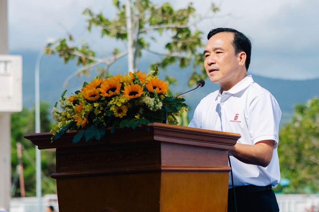 saigon co.op mang sieu thi dat lien ra dac khu con Dao voi phien cho nghia tinh hinh anh 5