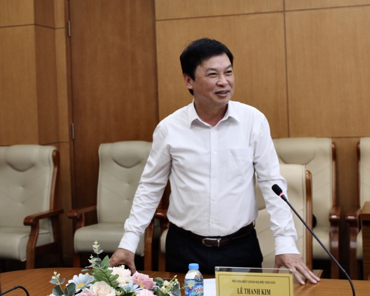 Dai bieu dan cu khong the cham nhip truoc ky vong cua cu tri hinh anh 2