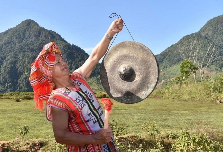 spring flows with faith in pa co water deity ritual picture 3