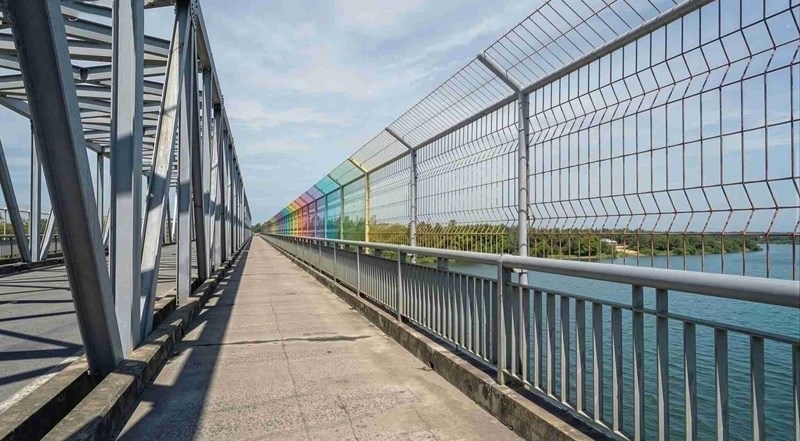 Cấp phép thi công hệ thống điện trang trí và lưới an toàn vào cầu Bến Thủy 1