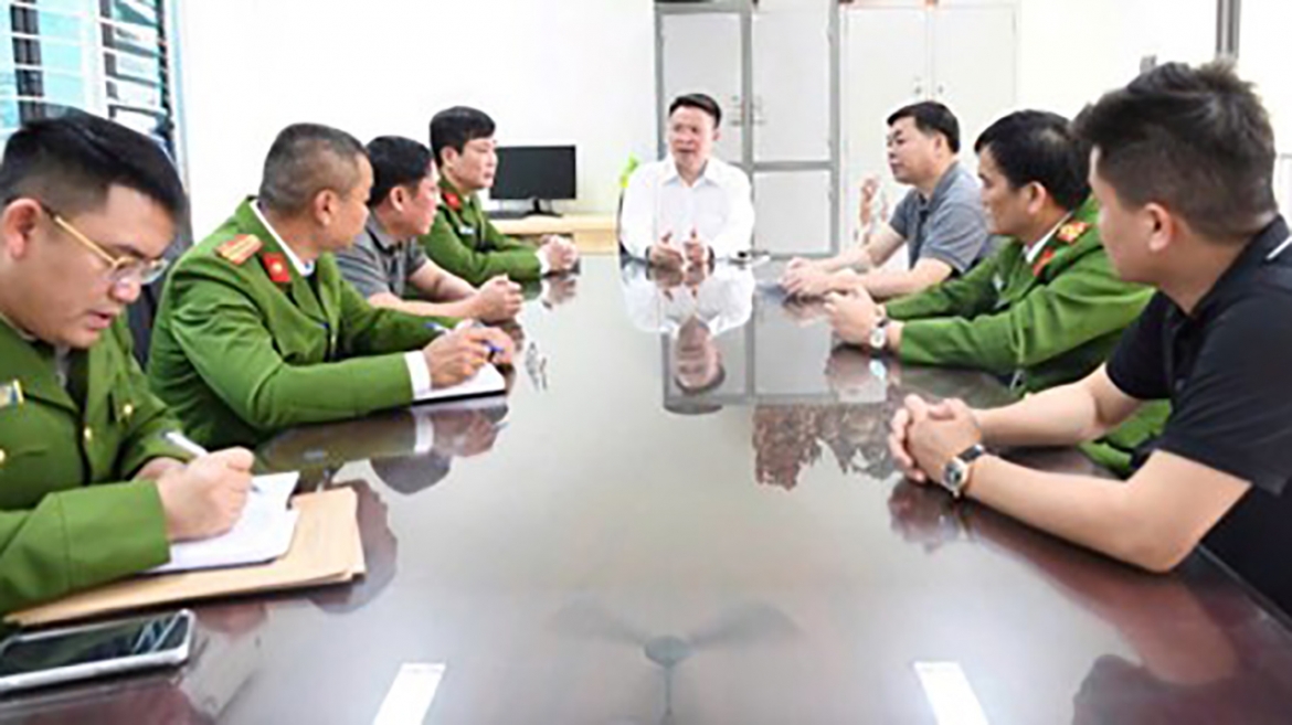 tam giu nghi pham chem dut lia canh tay nguoi di duong o vinh yen, phu tho hinh anh 2