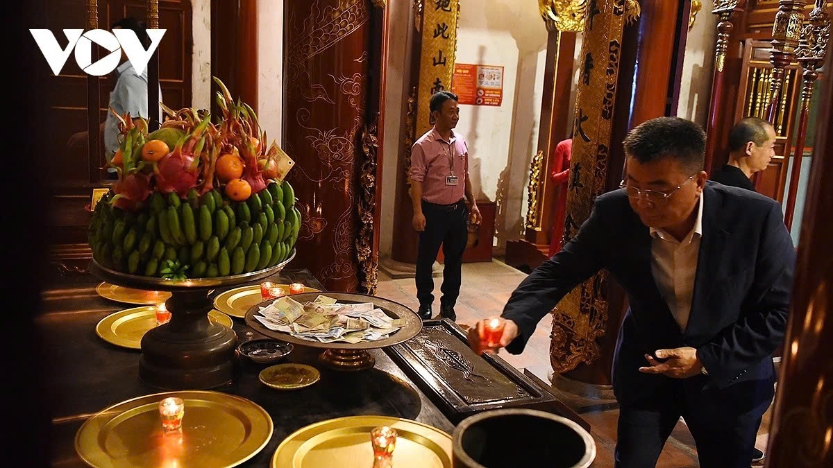 phu tho introduces special night tour to hung kings temple picture 11