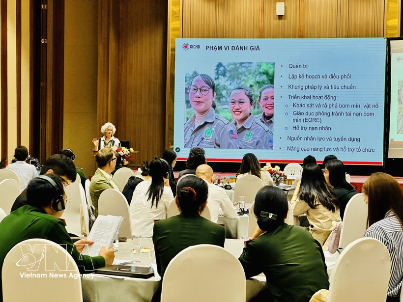 gender integration promoted in post-war mine action efforts picture 1