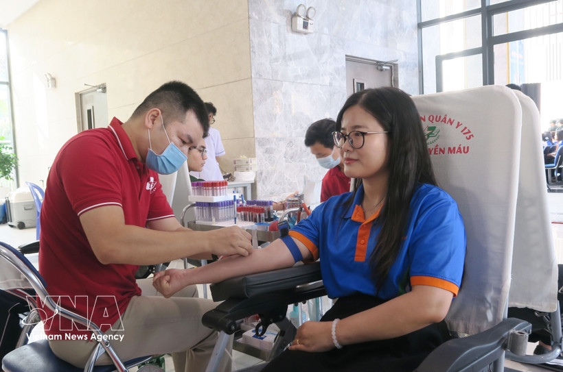 nearly 5,000 people join blood donation campaign in ho chi minh city picture 1