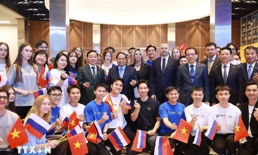 pm pham minh chinh visits misis university in moscow picture 2