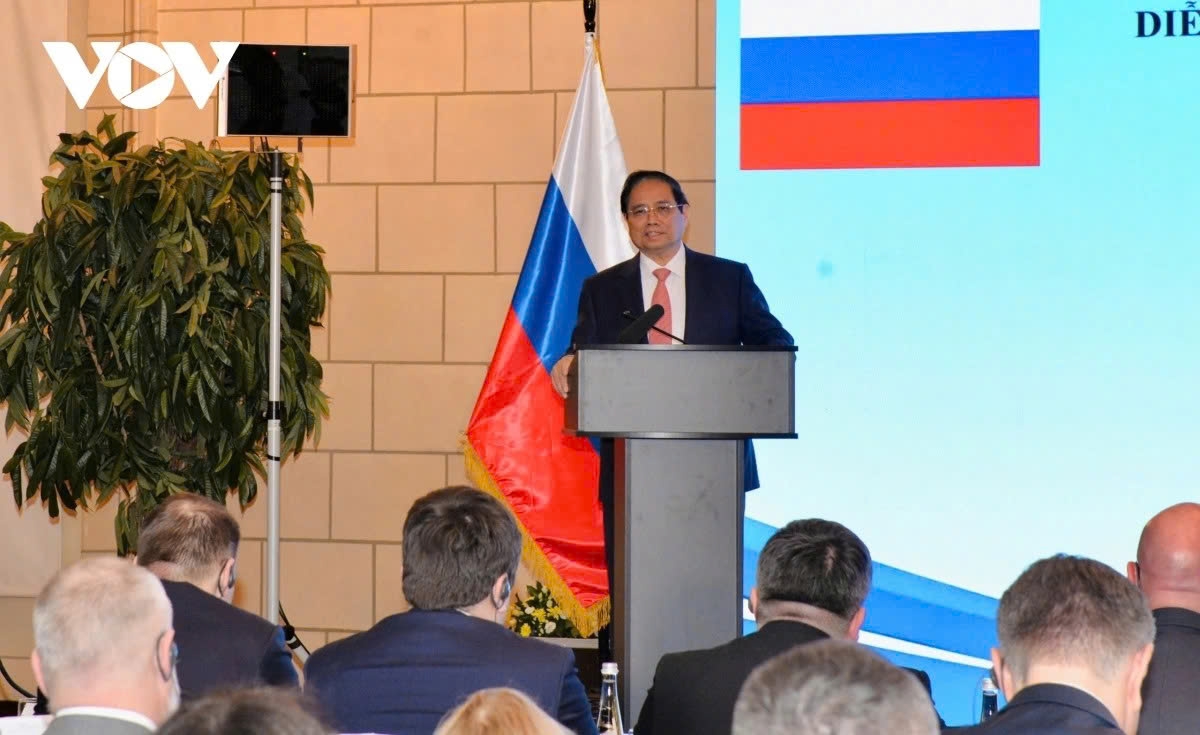pm s russia visit deepens political trust, expands comprehensive cooperation picture 3