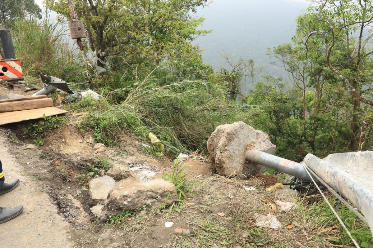 lanh dao tinh phu tho tham hoi nan nhan vu xe khach lao xuong vuc o tam Dao hinh anh 6