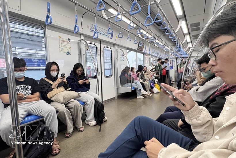 public transport demand surges in ho chi minh city amid fuel price fluctuations picture 1