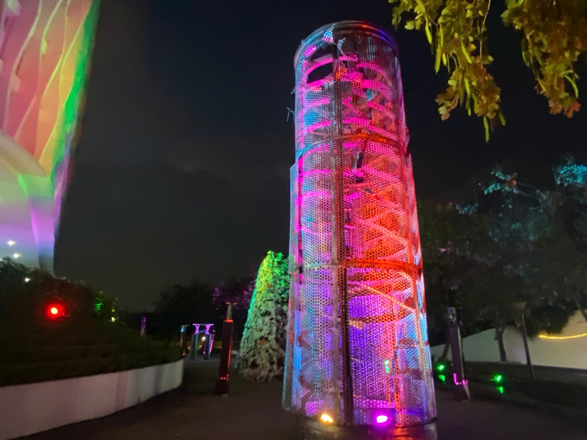 tu linh kien may xu ly rac den tac pham nghe thuat hinh anh 1