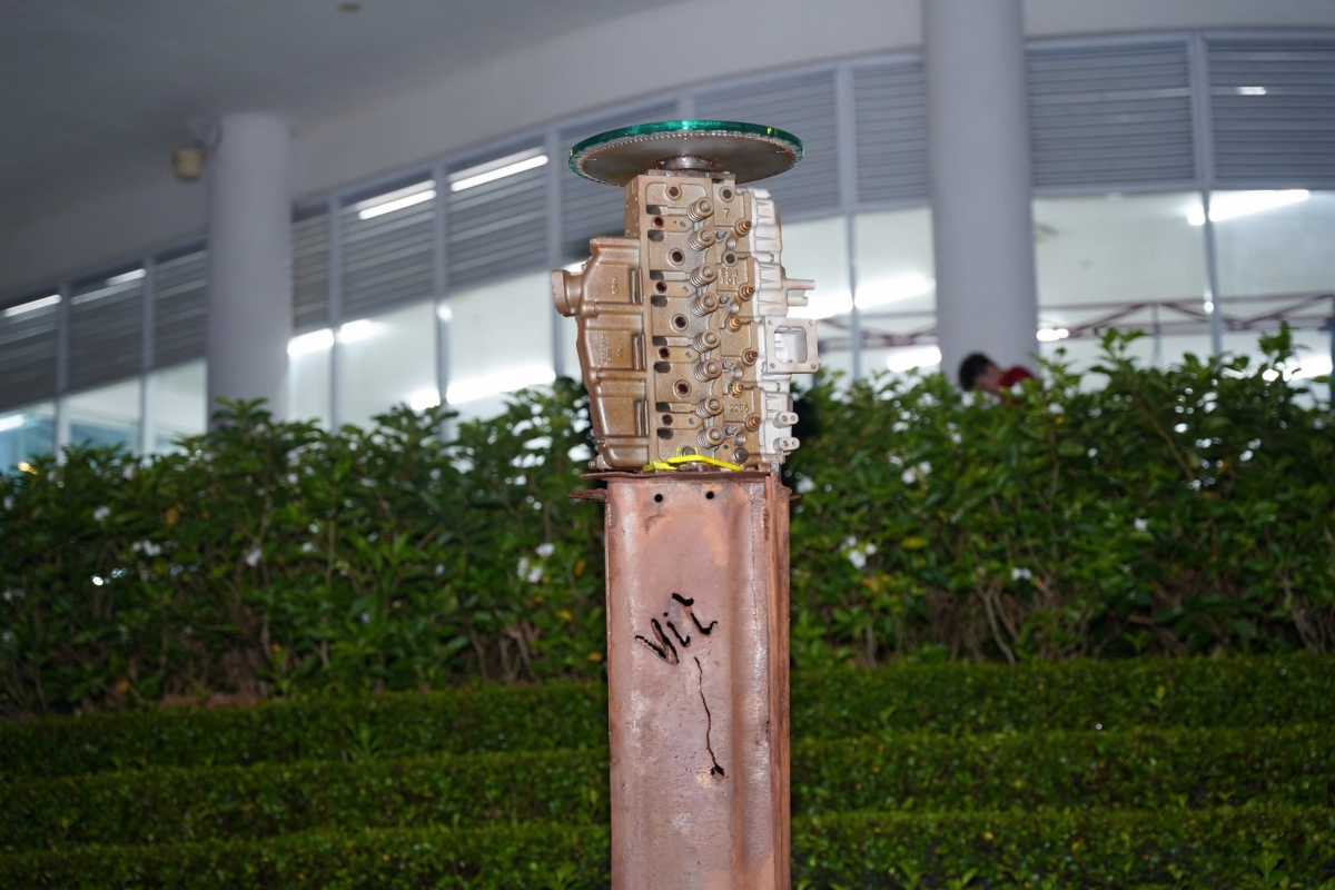 tu linh kien may xu ly rac den tac pham nghe thuat hinh anh 5