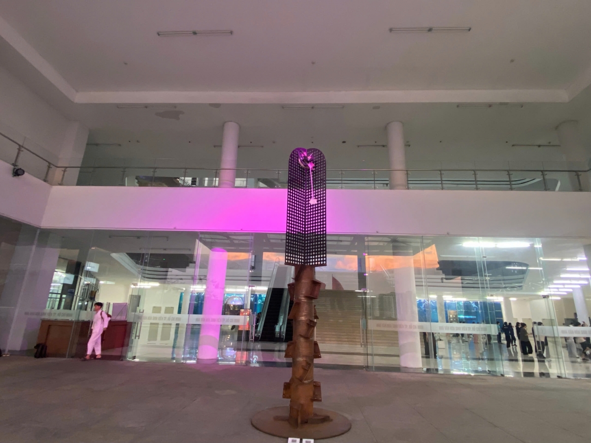 tu linh kien may xu ly rac den tac pham nghe thuat hinh anh 7