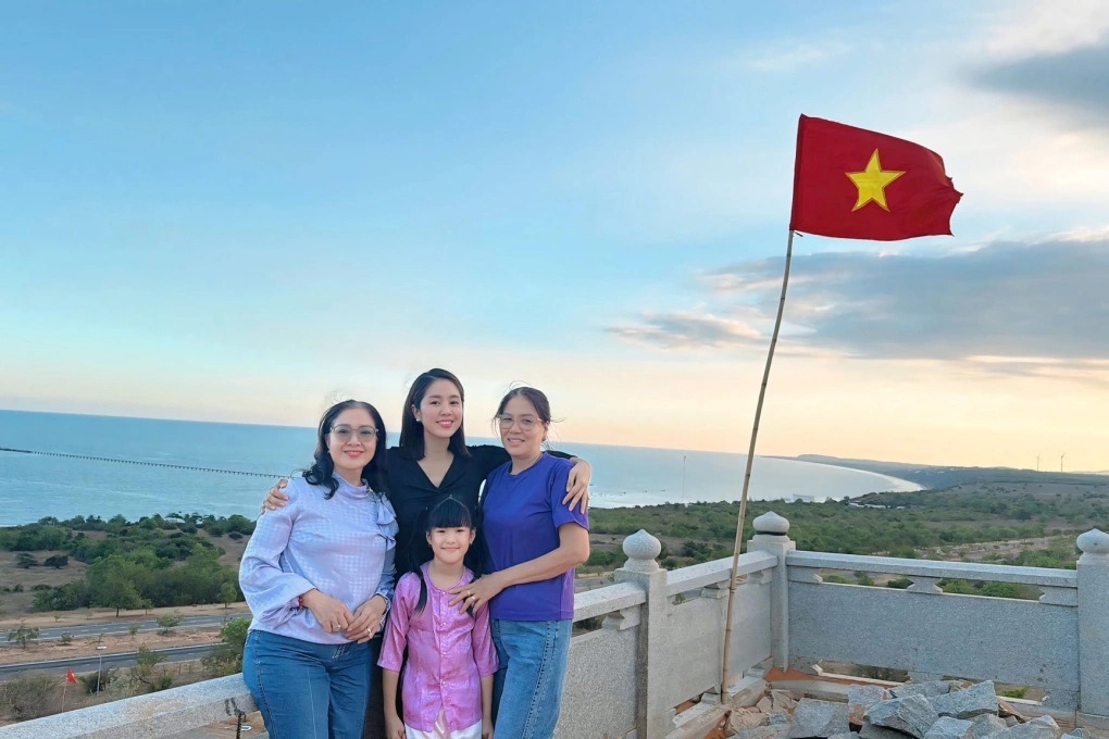 sao viet 2 3 toc tien khoe ve quyen ru voi vay xe sau hinh anh 8