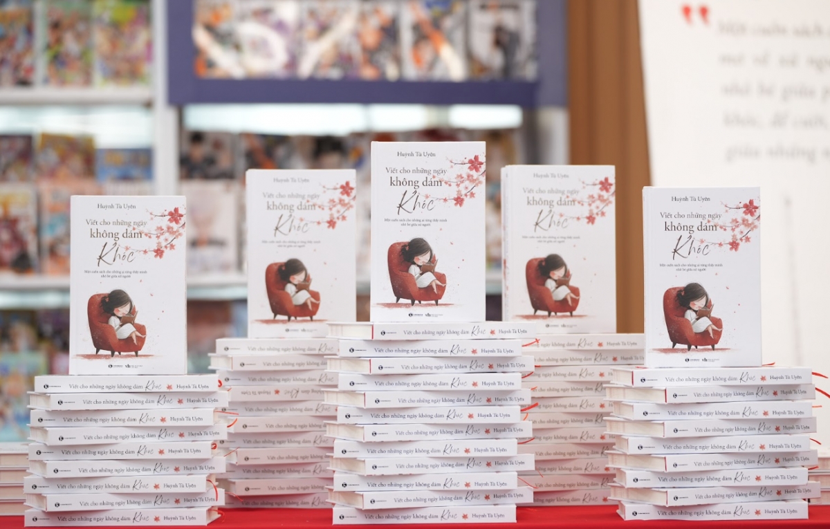  viet cho nhung ngay khong dam khoc - cuon sach dong cam voi nguoi tre xa que hinh anh 1