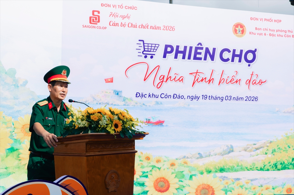 saigon co.op mang sieu thi dat lien ra dac khu con Dao voi phien cho nghia tinh hinh anh 3