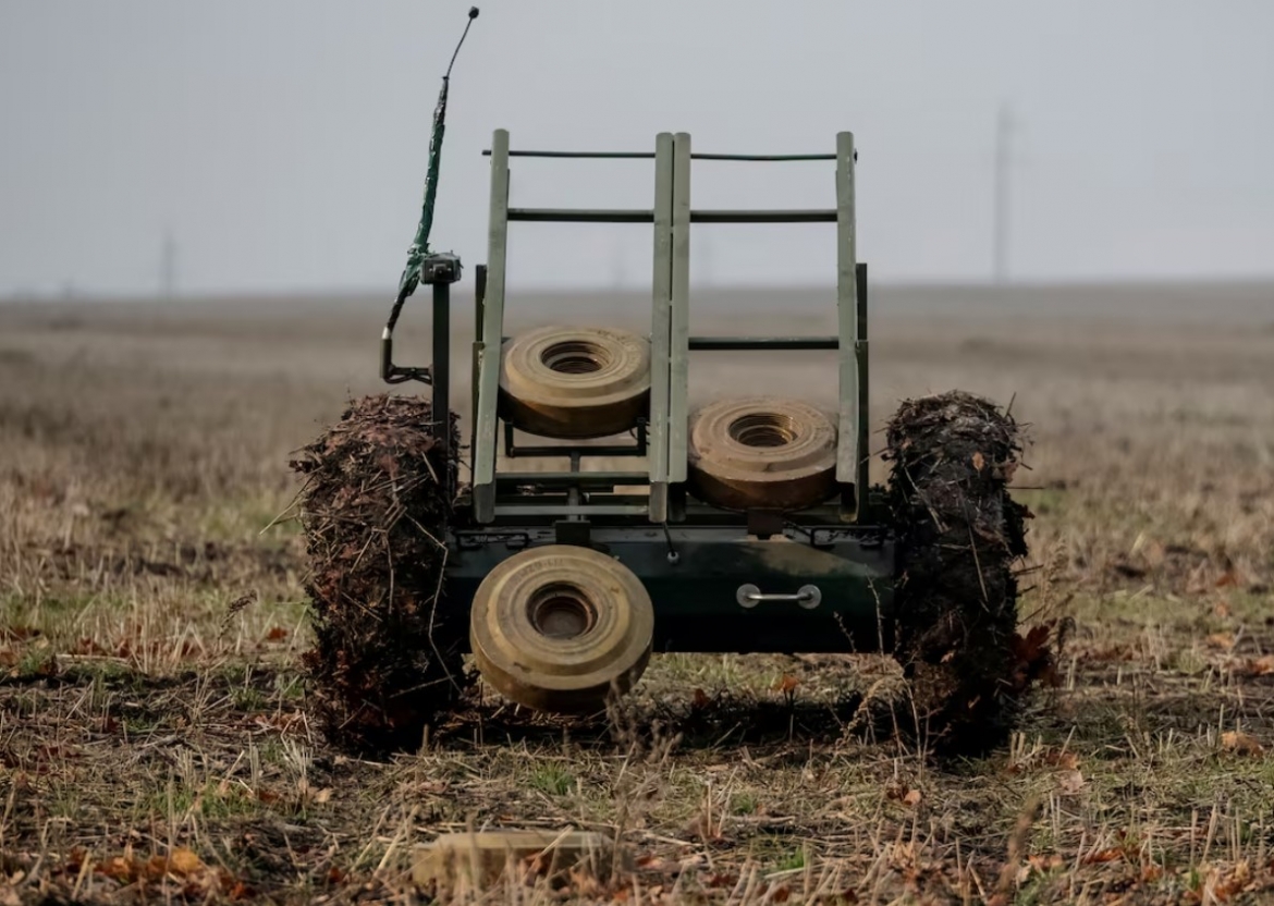 ukraine dang thay the binh linh bang robot sat thu trong xung dot voi nga hinh anh 1