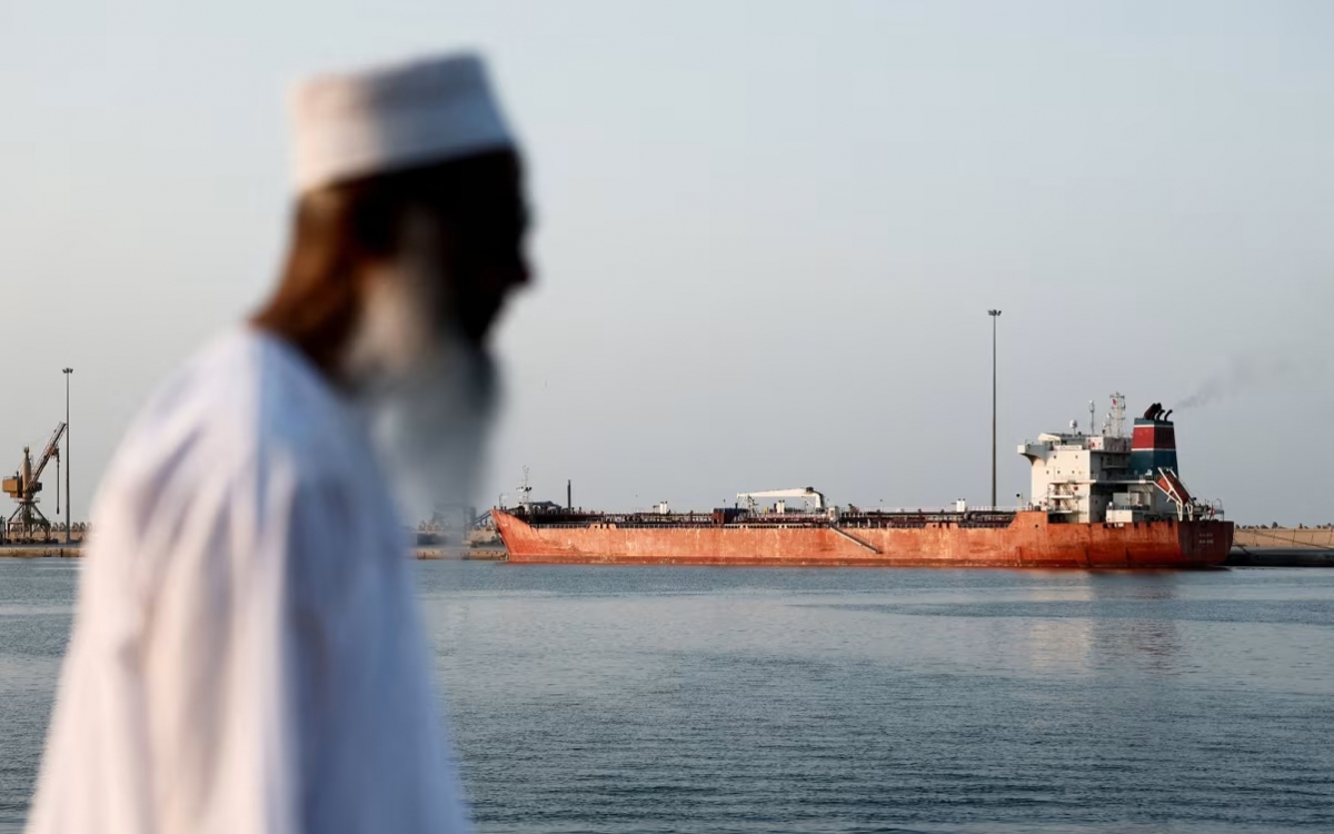 ngoai dau khi, eo bien hormuz con la sinh menh cua 100 trieu nguoi vung vinh hinh anh 1