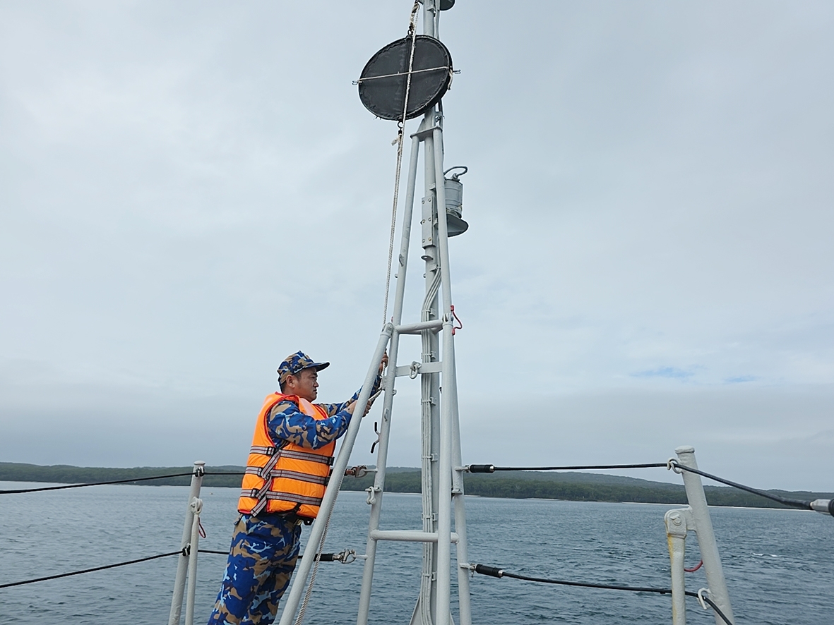 tau 016-quang trung cua viet nam den vinh jervis, san sang duyet binh tai sydney hinh anh 2