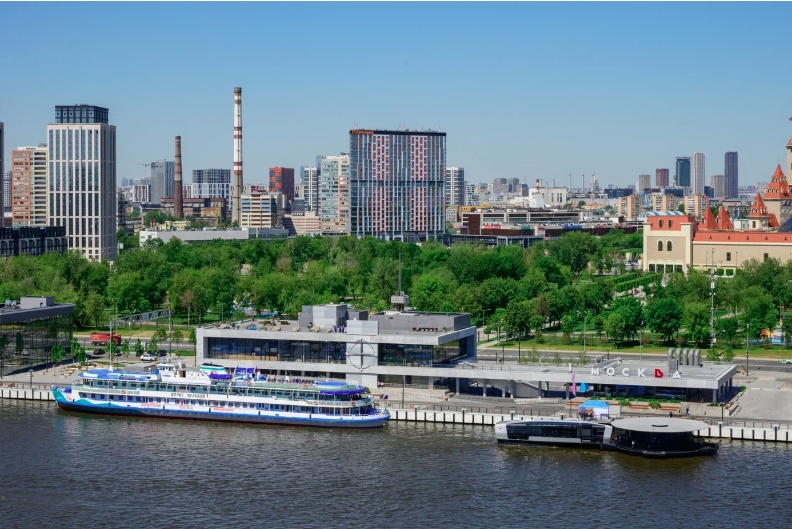 Tàu điện đường sông - điểm nhấn trong chiến lược giao thông bền vững của Nga
