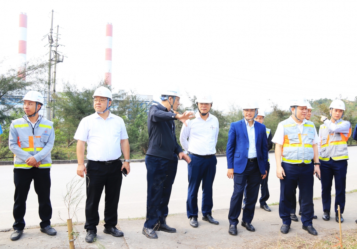 nha may nhiet dien mong duong 1 san sang cho cao diem dien mua kho hinh anh 1