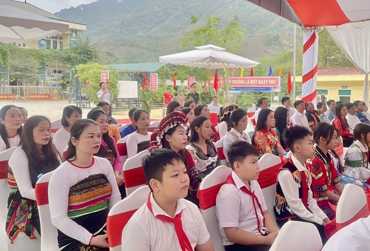 cap nhat Dong loat khoi cong cac truong noi tru tai khu vuc bien gioi dat lien hinh anh 12