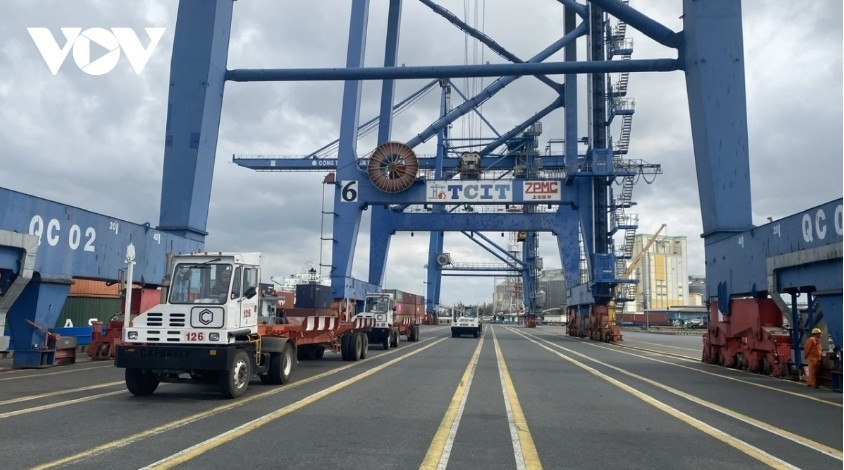 vietnam proposes support for vessels through hormuz, urges stable freight rates picture 2