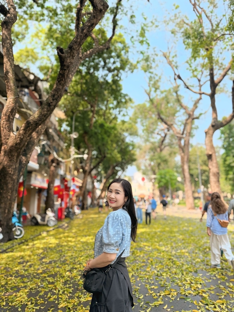 sao viet 31 3 hoa hau Y nhi cong khai khoanh khac tinh tu ben ban trai hinh anh 4