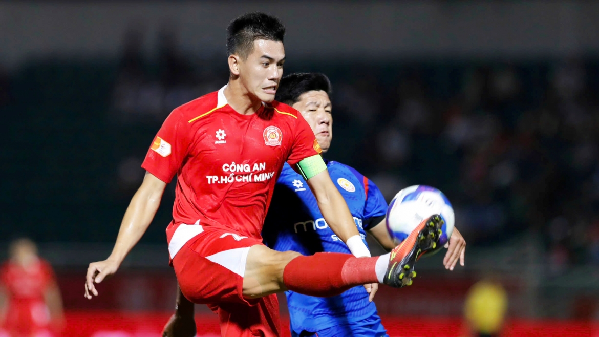 tien linh gay that vong, hlv huynh Duc noi dieu bat ngo hinh anh 1