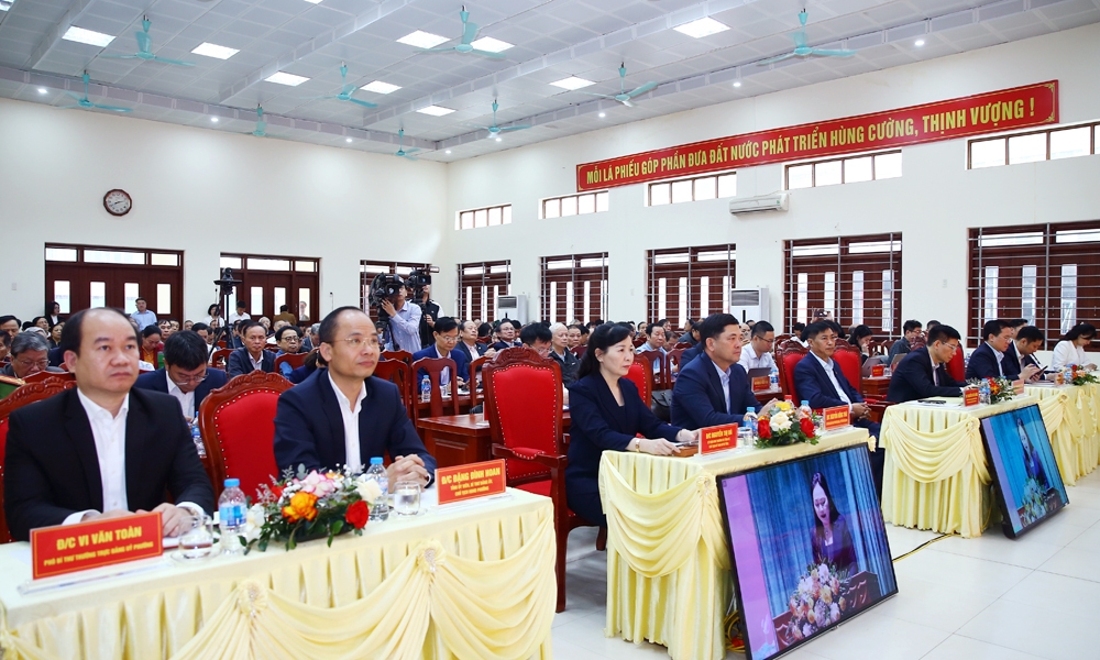 pho chu tich thuong truc quoc hoi tiep xuc cu tri tai don vi bau cu so 3 bac ninh hinh anh 2