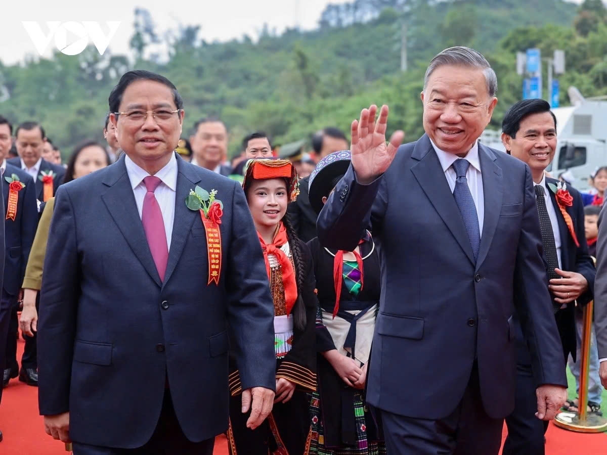 leaders launch construction of 121 boarding schools in border areas picture 1