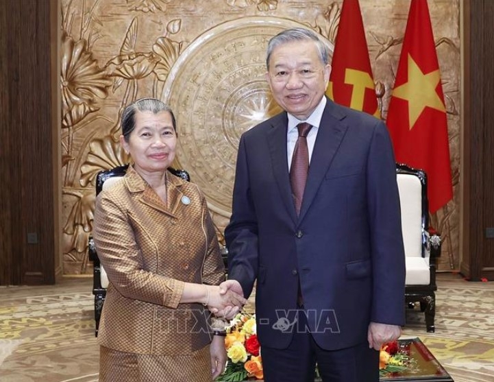 party general secretary to lam receives cambodian front delegation in hanoi picture 2