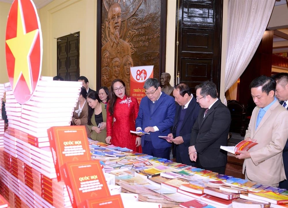  quoc hoi - 80 nam nhung moc son lich su lap hien, lap phap vi nhan dan hinh anh 2