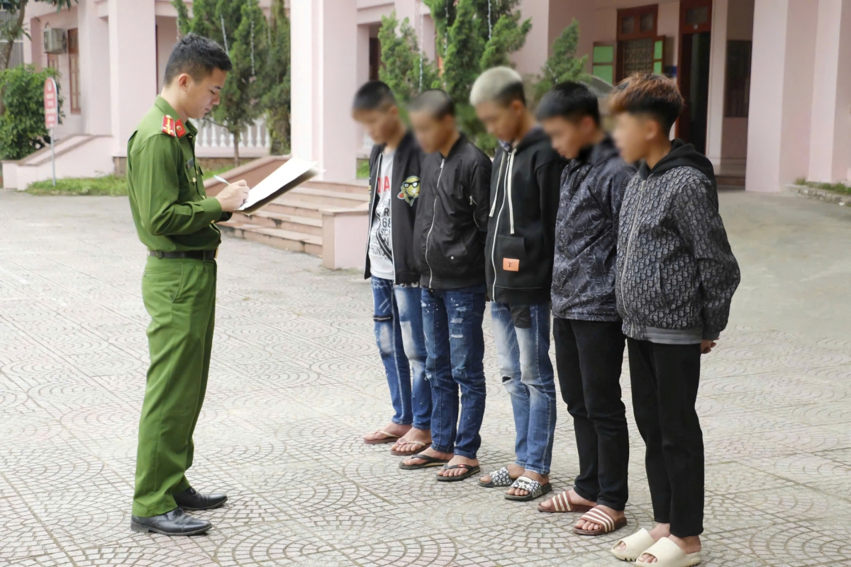 nhom 9 doi tuong trom cap xe may lien tinh bi bat giu hinh anh 2