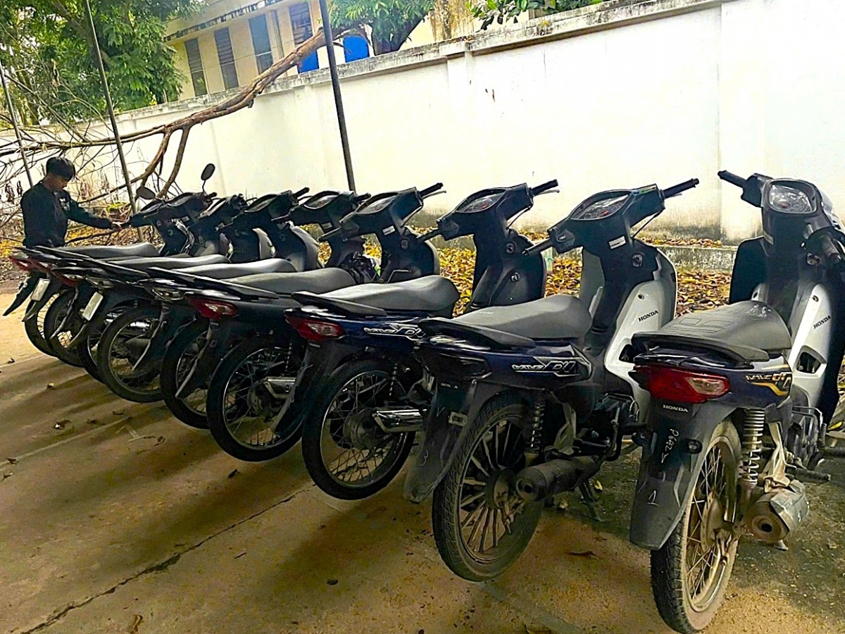 nhom 9 doi tuong trom cap xe may lien tinh bi bat giu hinh anh 3