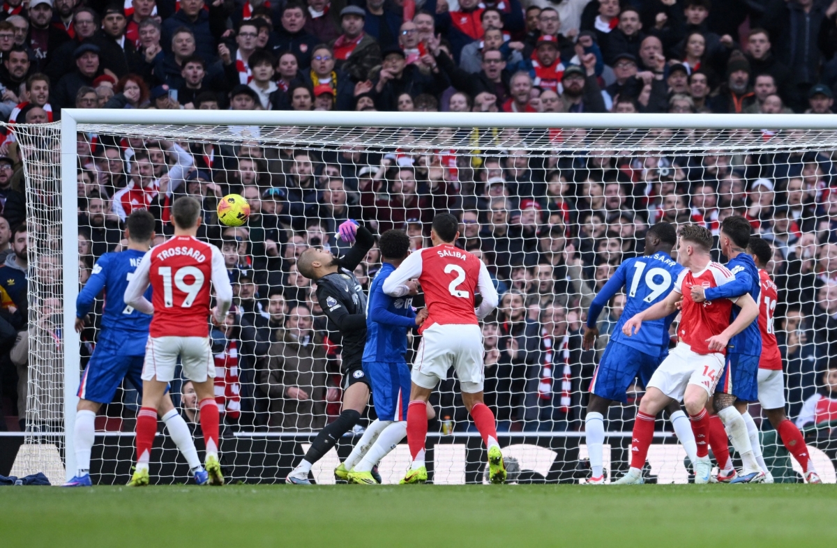 ket qua bong da ngoai hang anh dem 1 3 arsenal thang derby london truoc chelsea hinh anh 15