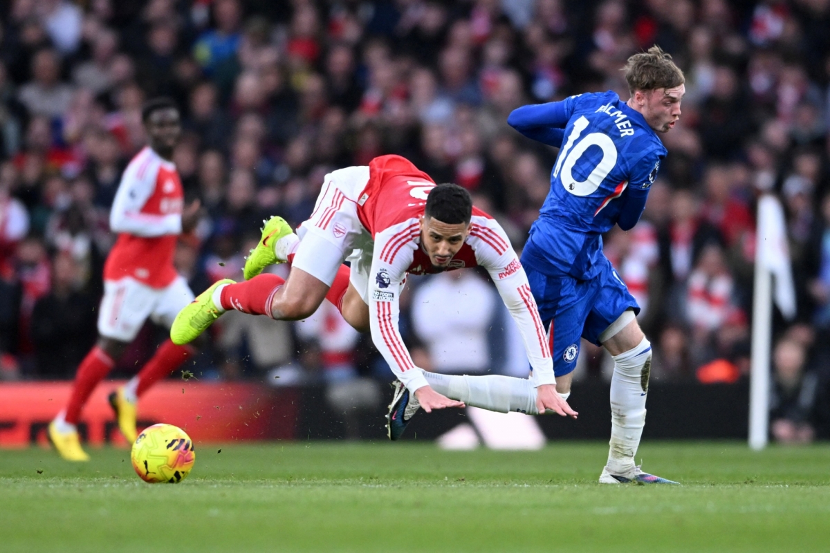 ket qua bong da ngoai hang anh dem 1 3 arsenal thang derby london truoc chelsea hinh anh 19