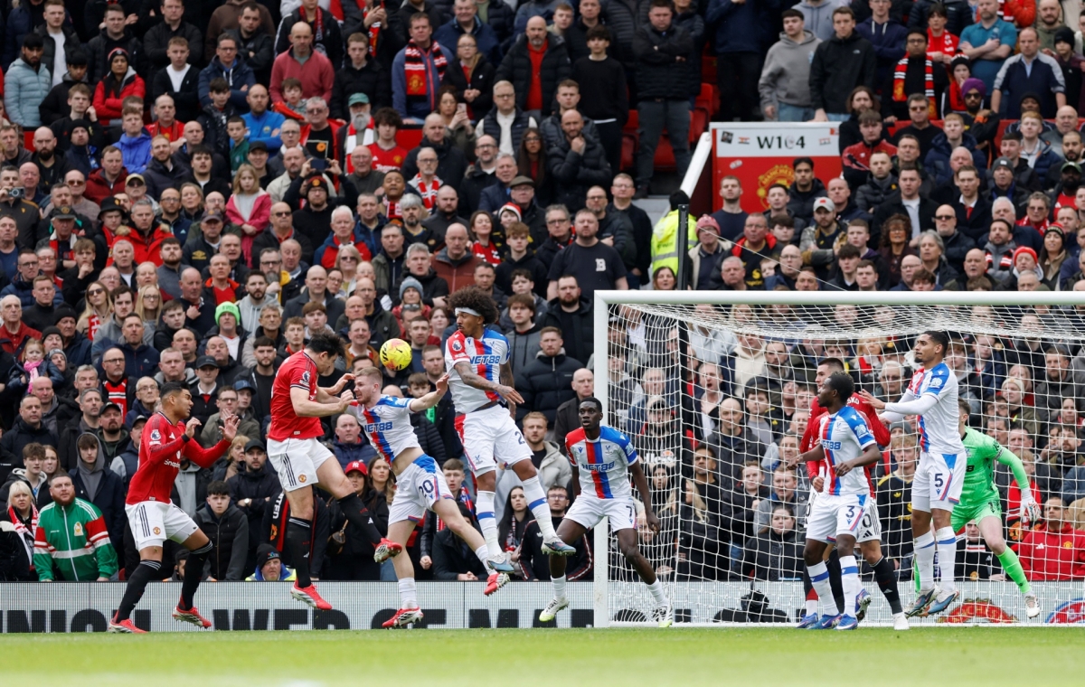 ket qua bong da ngoai hang anh toi 1 3 mu nguoc dong truoc crystal palace hinh anh 20