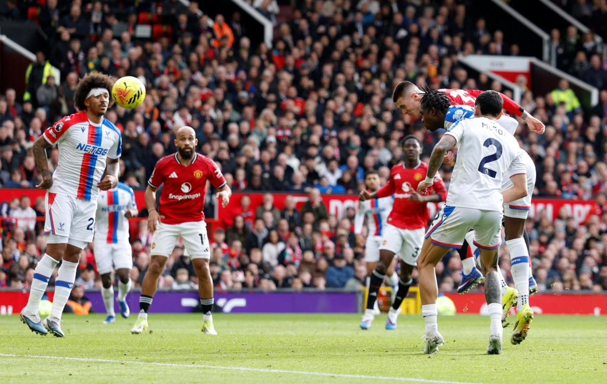 ket qua bong da ngoai hang anh toi 1 3 mu nguoc dong truoc crystal palace hinh anh 6