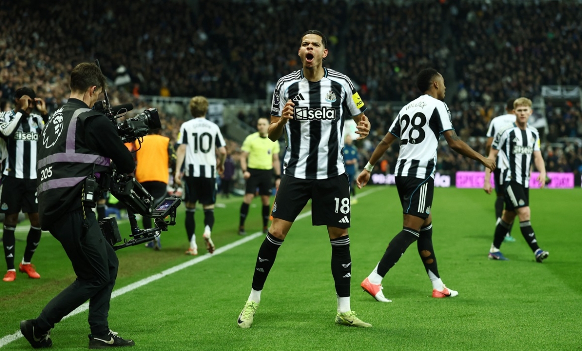 ket qua ngoai hang anh hom nay 5 3 mu thua 10 nguoi newcastle hinh anh 19