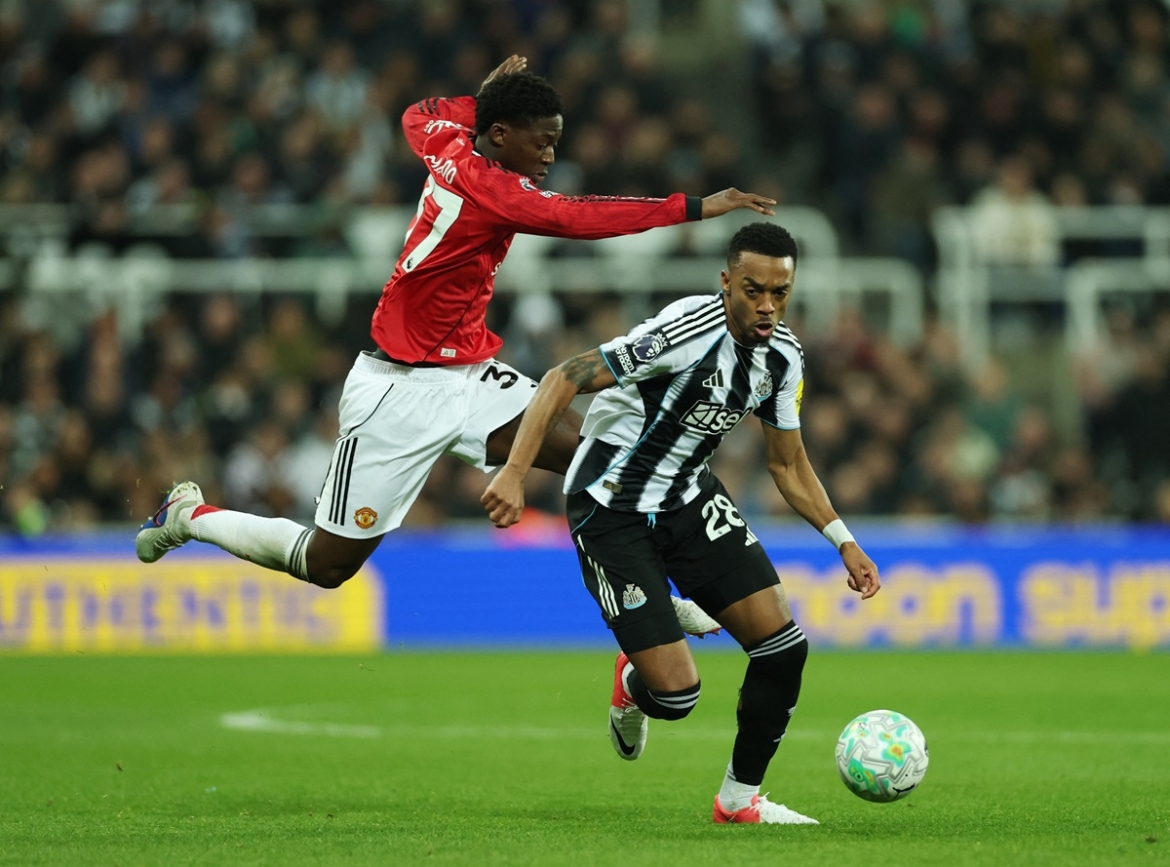 ket qua ngoai hang anh hom nay 5 3 mu thua 10 nguoi newcastle hinh anh 16
