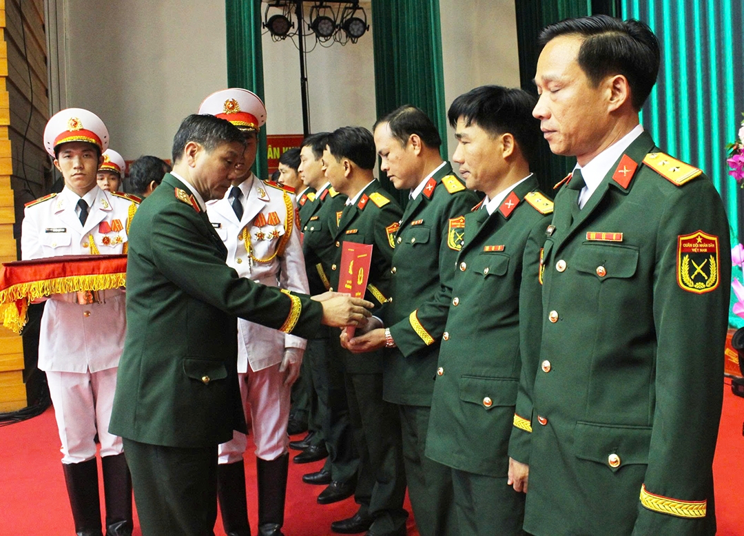 Dieu dong 30 can bo ve truong thieu sinh quan mien trung hinh anh 2