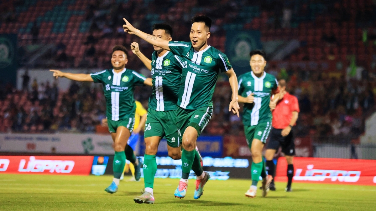 Bảng xếp hạng giải hạng Nhất Quốc gia: Đội bóng của Công Phượng vô địch lượt đi