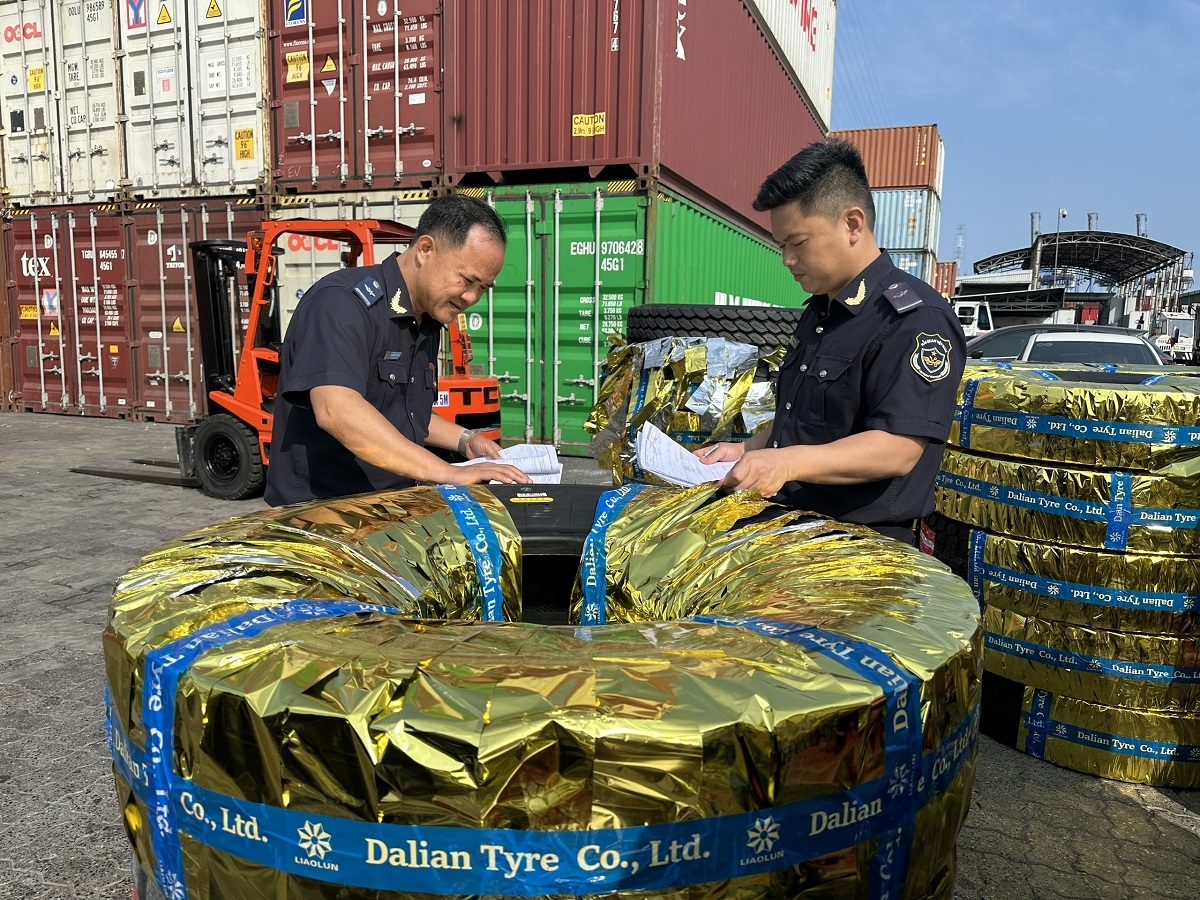 bien dong tren tuyen kenh dao suez - bien Do lam doanh nghiep o tp.hcm kho khan hinh anh 3