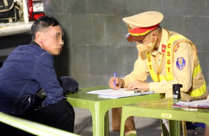 xe dap dien cong cong bi niem phong, tam giu vi nguoi thue vi pham nong do con hinh anh 4