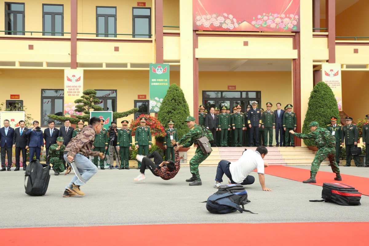 viet nam - trung quoc tang cuong doan ket, huong toi phat trien ben vung hinh anh 7