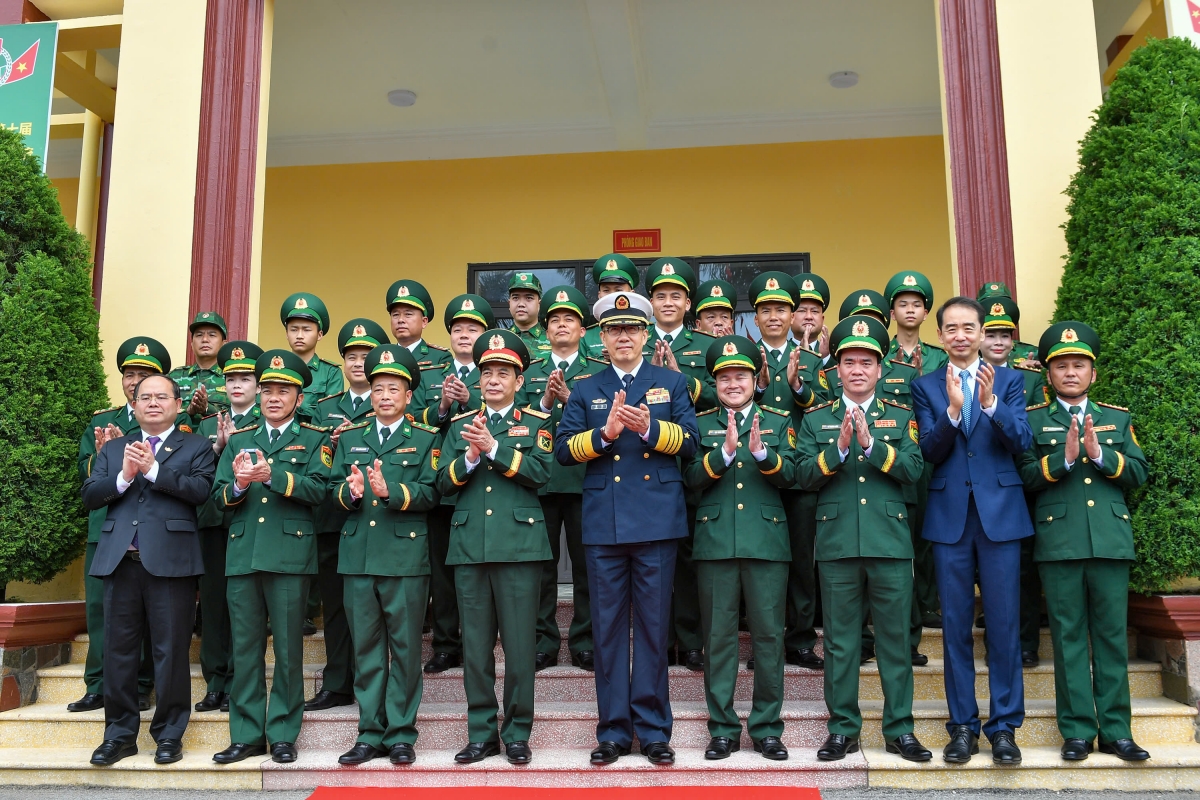 viet nam - trung quoc tang cuong doan ket, huong toi phat trien ben vung hinh anh 10