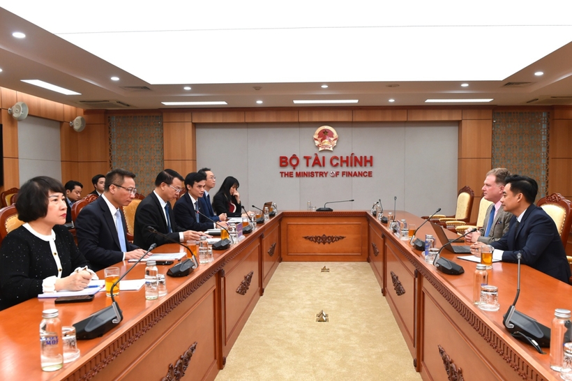 Vietnam steps up cooperation with US businesses to attract international capital